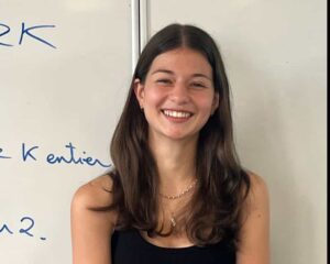Spé maths en vue : le parcours d’Éva en Seconde Bachibac
